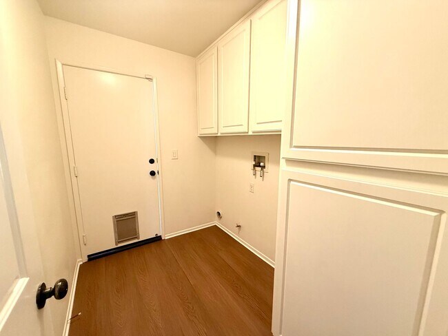 Building Photo - 4 Bed Single Story Home for rent in Wildomar