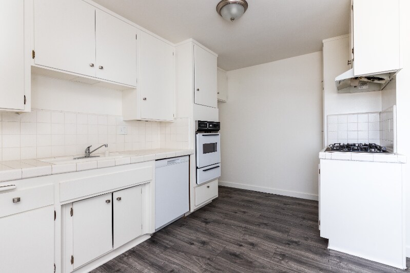 Building Photo - 410 W Regent St