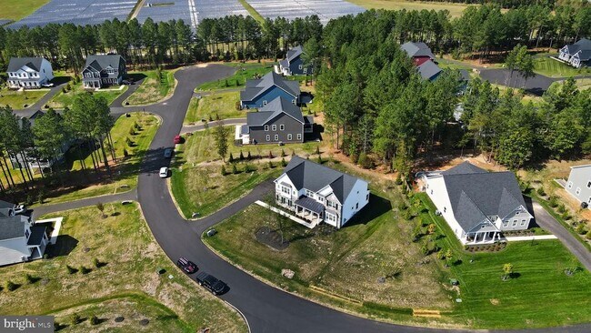 Building Photo - 10706 Green Leaf Run