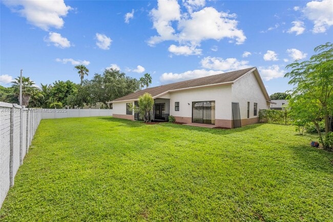 Building Photo - 9601 Dunhill Dr