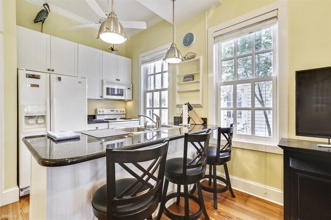 Building Photo - 2 br, 1.5 bath  - Lazy Gecko