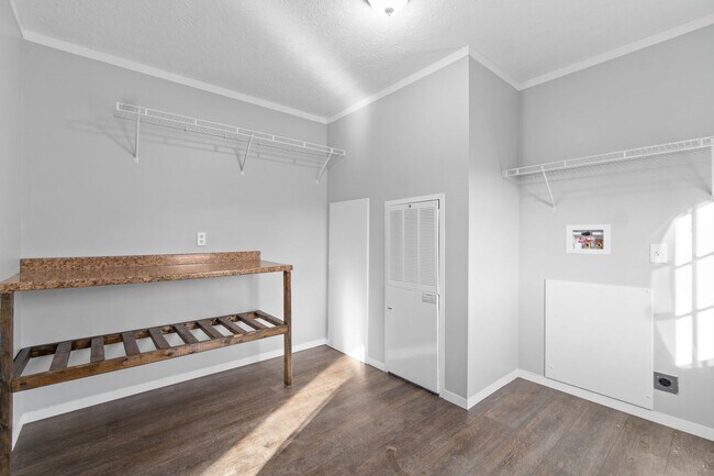 Building Photo - Pet Friendly Three Bedroom on Five Acres!