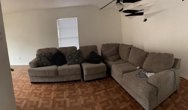 Building Photo - 2304 Mission Hill Dr