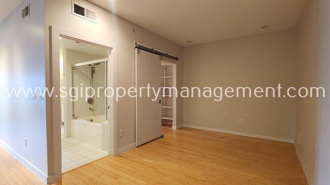 Building Photo - 1111 S Akard St
