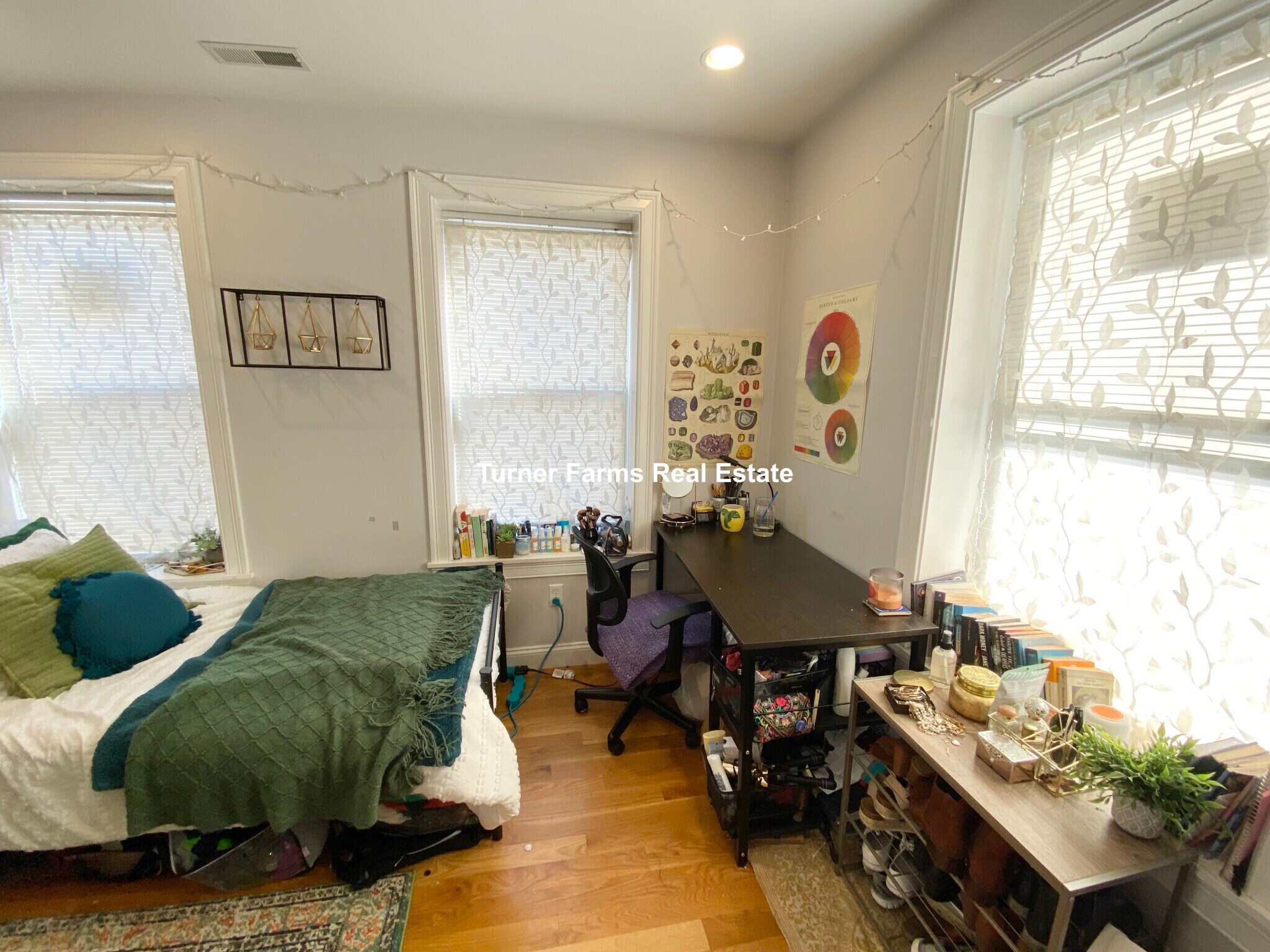 Building Photo - 721 Parker St