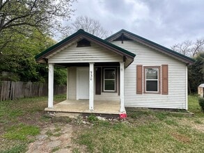 Building Photo - 930 Ivy St