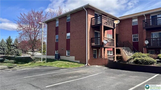 Building Photo - 3202 Winchester Rd