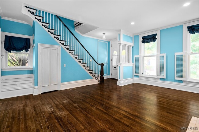 Building Photo - 108 Park St