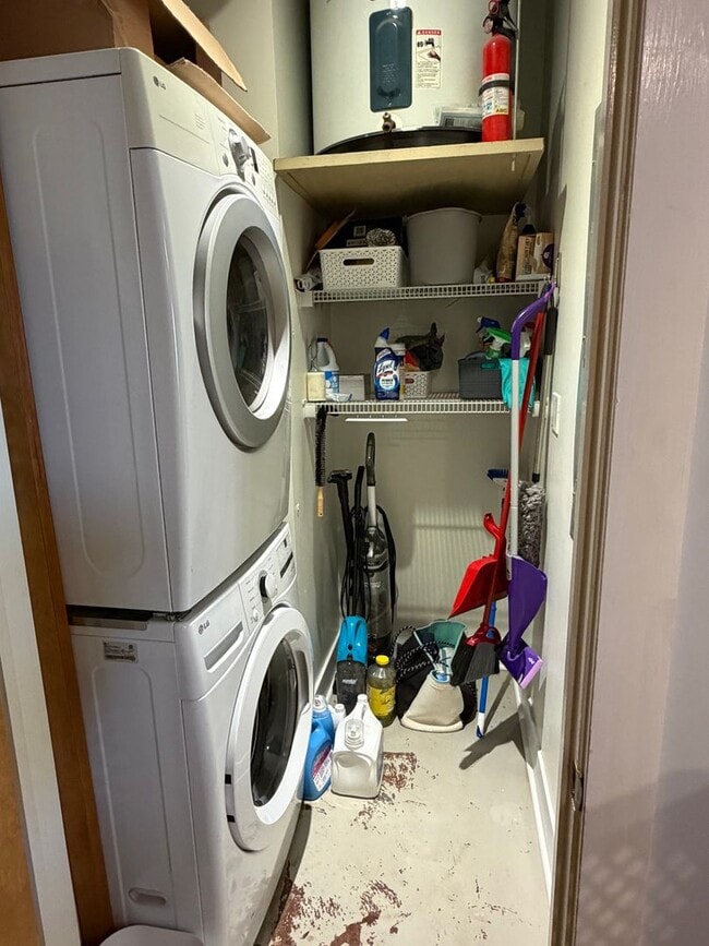 Building Photo - Two Bed/Two Bath Condo in Downtown