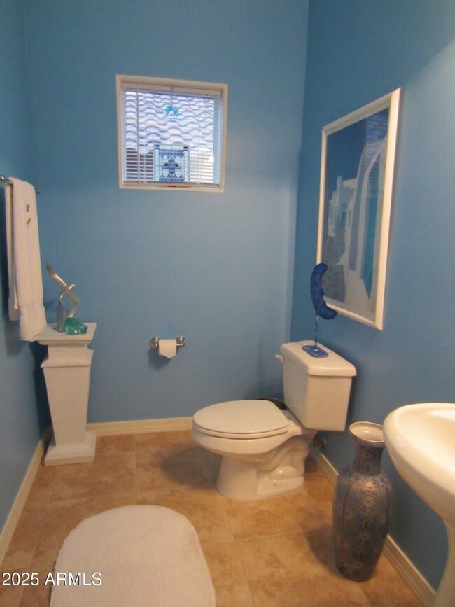 Building Photo - 5715 E la Privada Dr