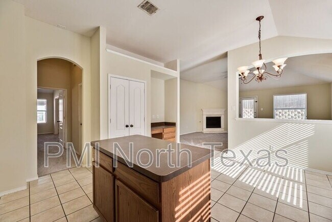 Building Photo - 2721 Lone Ranger Tr