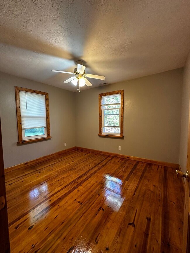 Building Photo - Walland Rental Available