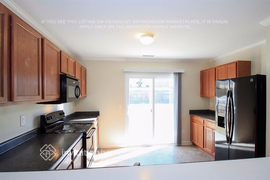 Building Photo - 2406 Ferdinand Dr