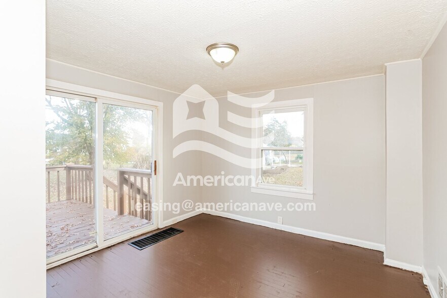 Building Photo - 4222 Myrtle Ave