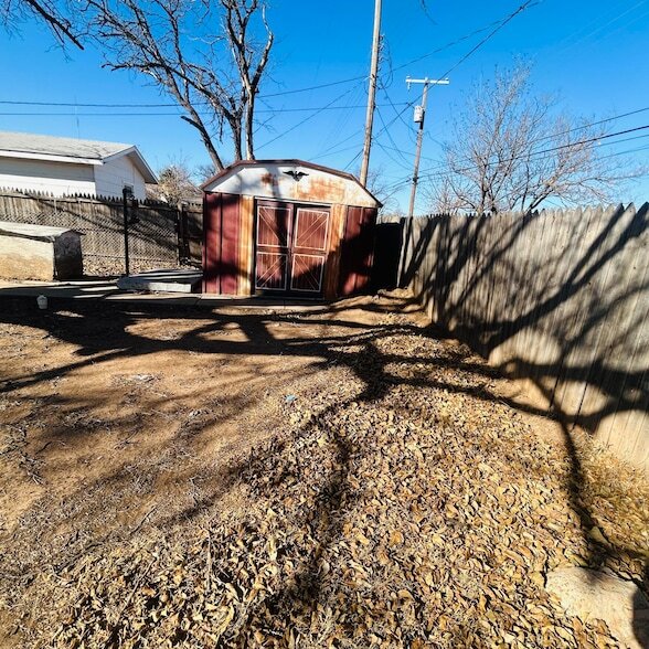 Building Photo - 1918 71st St