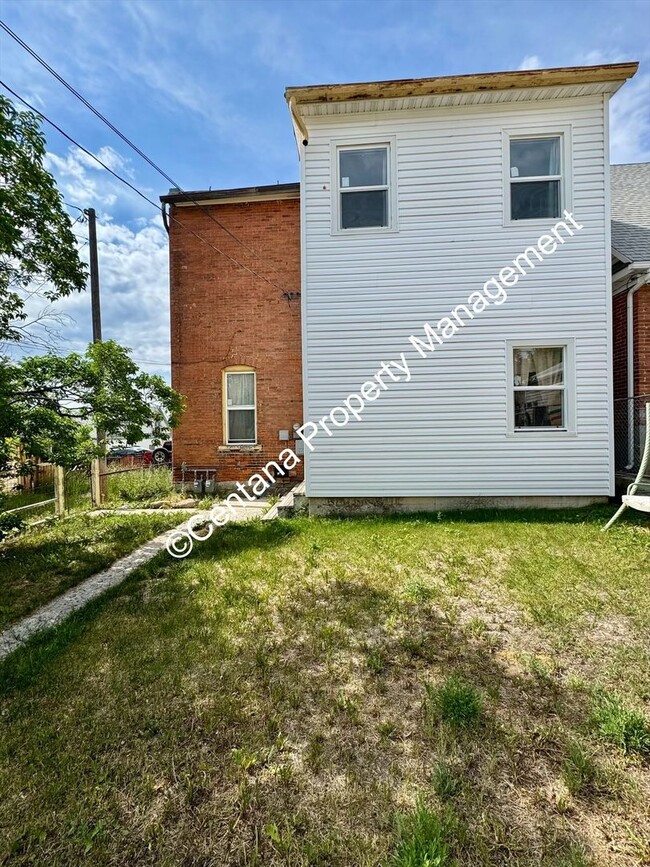 Building Photo - 909-911 Antimony