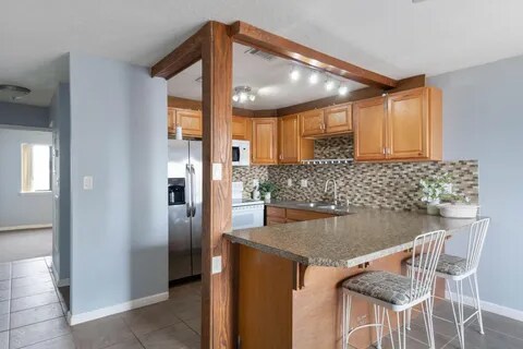 Building Photo - 308 Miracle Strip Pkwy SW