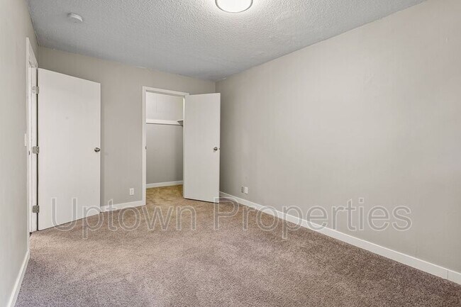 Building Photo - 4127 SE 28th Ave