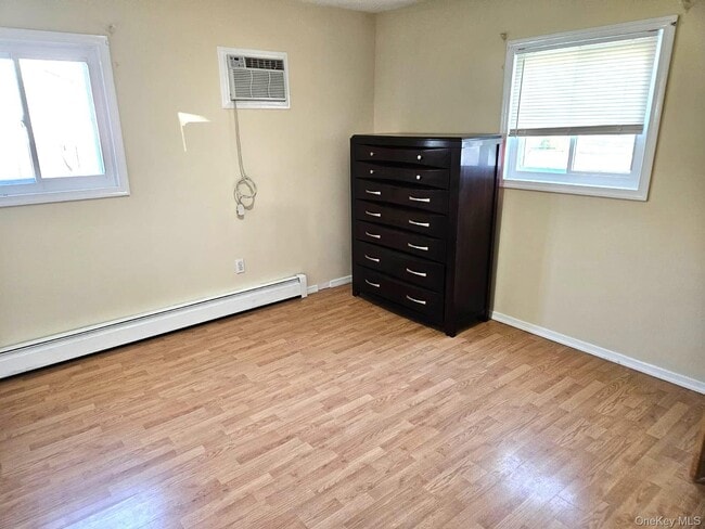 Building Photo - 56 Applegate Dr