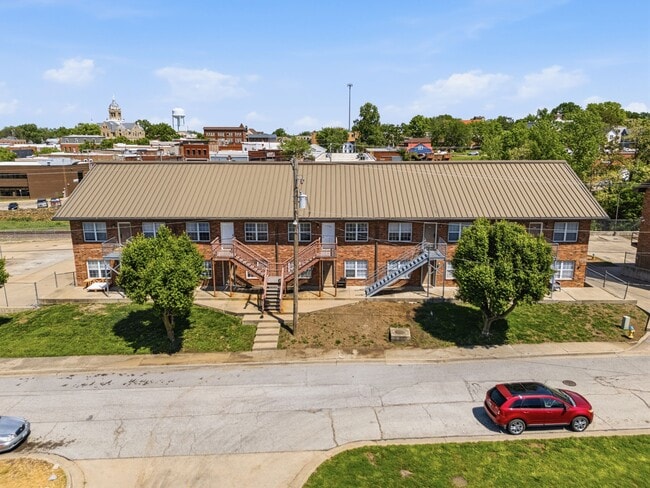 Building Photo - 107 Grover St