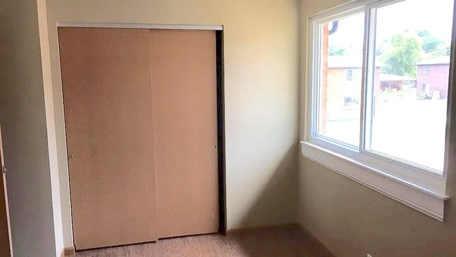 Building Photo - 309 Biggs Dr