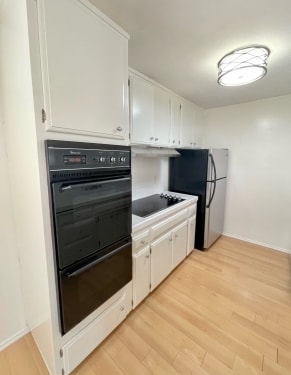 Interior Photo - 1235 Brockton Ave