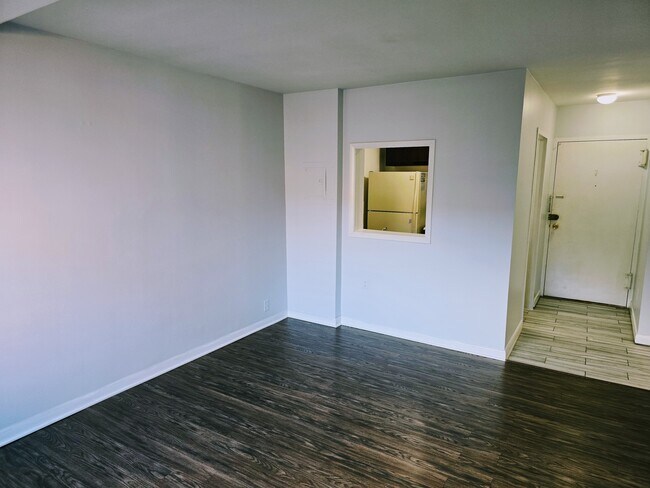 Living Room - 1021 Arlington Blvd