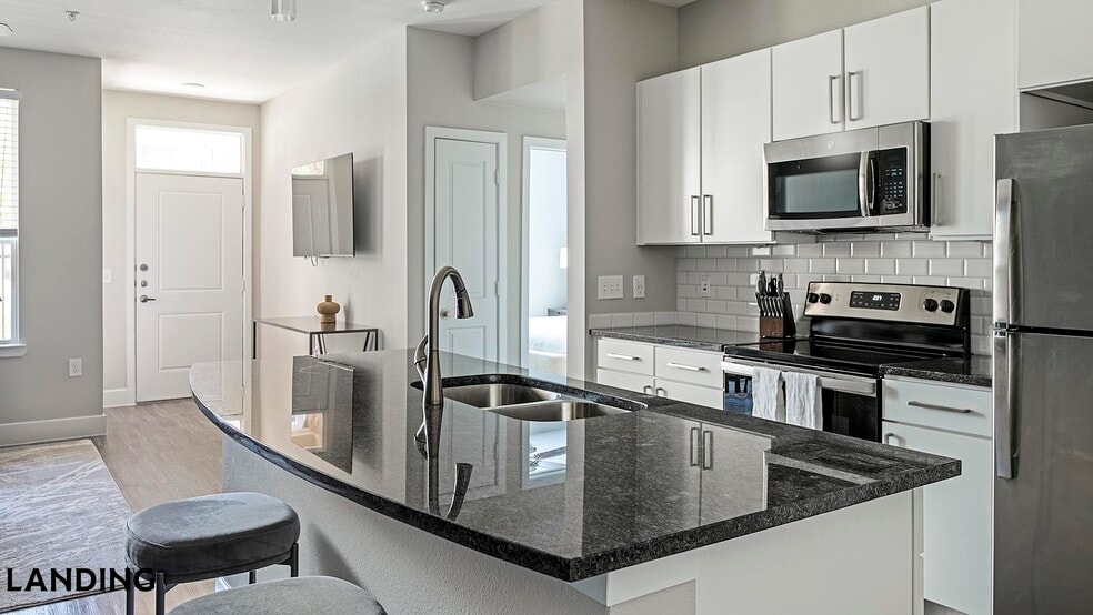 Building Photo - 729 Junction Dr