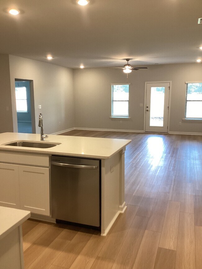 Building Photo - 229 Paca Ln