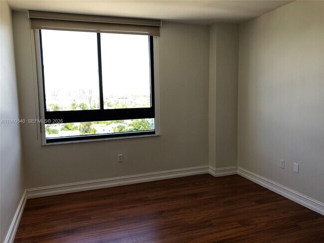 Building Photo - 1330 West Ave