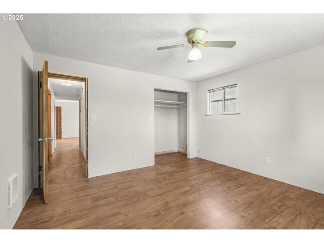 Building Photo - Warner Street Northeast