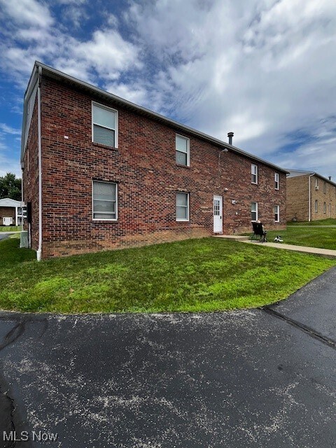 Building Photo - 66 Carter Cir