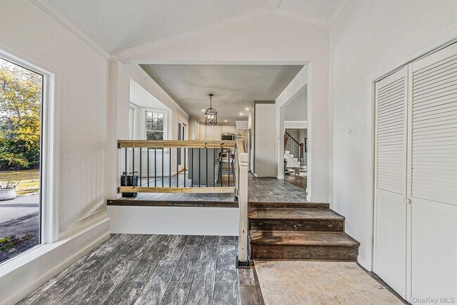 Building Photo - 50 Mole Pl