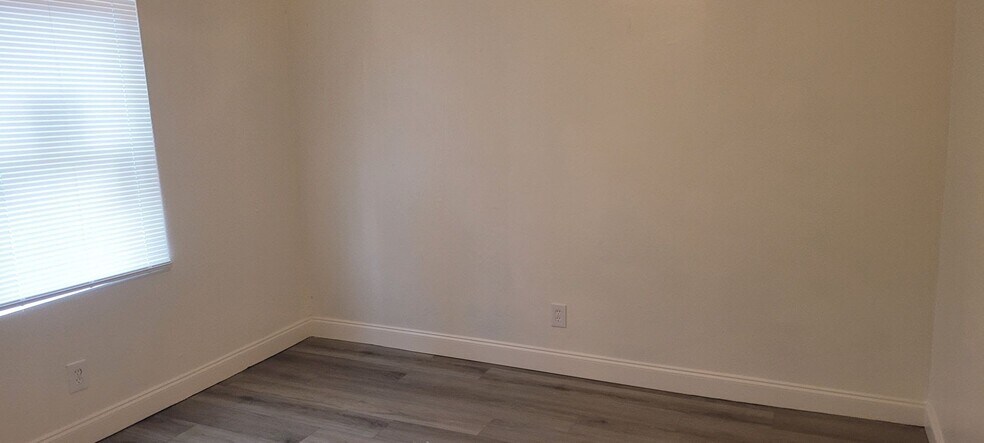 Building Photo - 113 Garland Ter