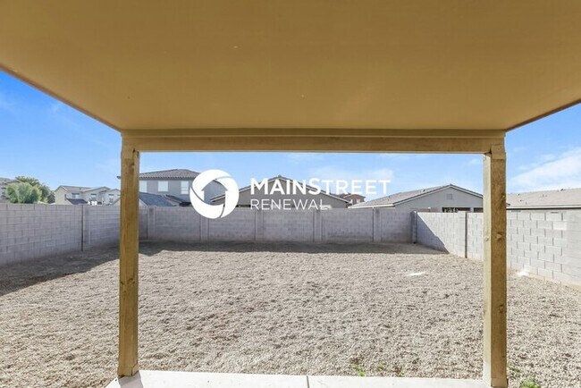 Building Photo - 4 Bedroom Pet-Friendly Home in Phoenix, AZ with Main Street Renewal