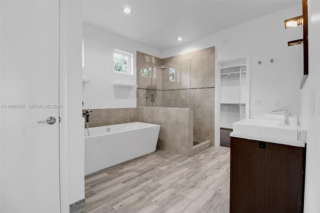 Building Photo - 6900 SW 104th St