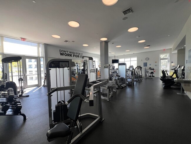 Building Photo - 300 S Australian Ave