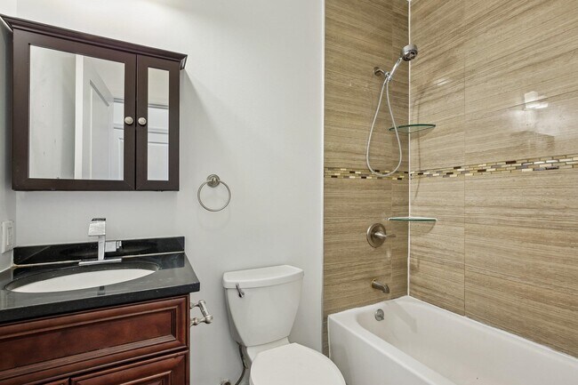 Building Photo - 76 Hutton St