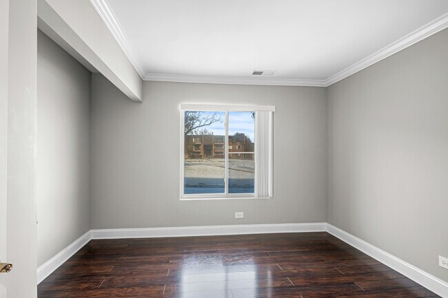 Building Photo - 629 Derry Ct