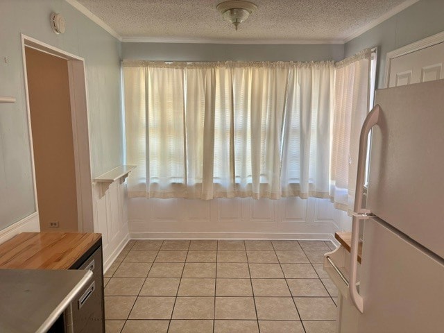 Eat in 10' Kitchen breakfast nook - 714 Spring St