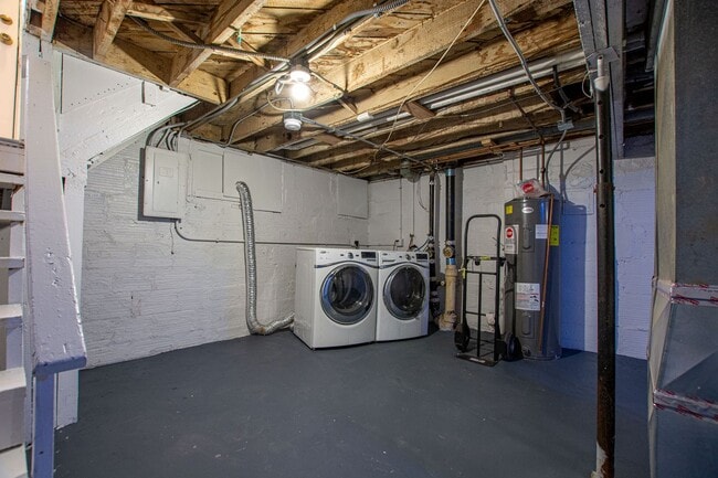 Building Photo - 106-108 38th St