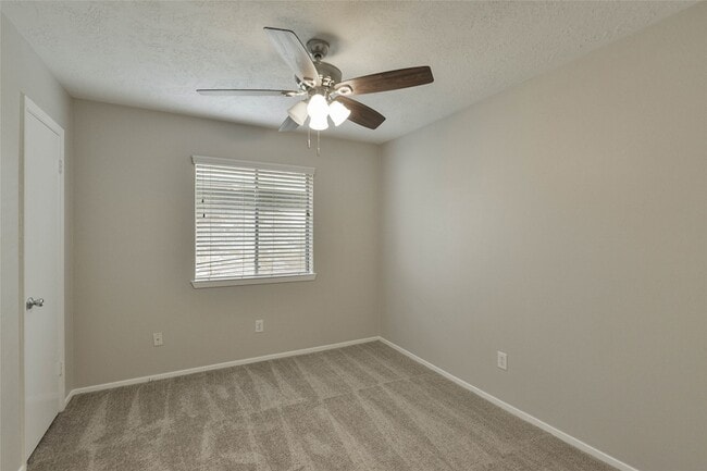 Building Photo - 7211 Fuchsia Ln