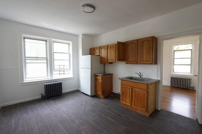 Building Photo - 573 Ave E