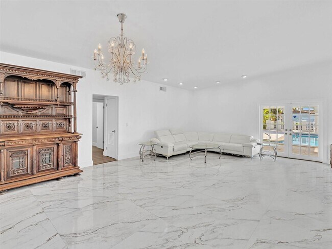 Building Photo - 12904 Banyan Rd