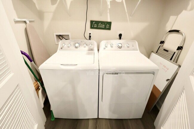 Building Photo - 3800 Maze Runner Dr