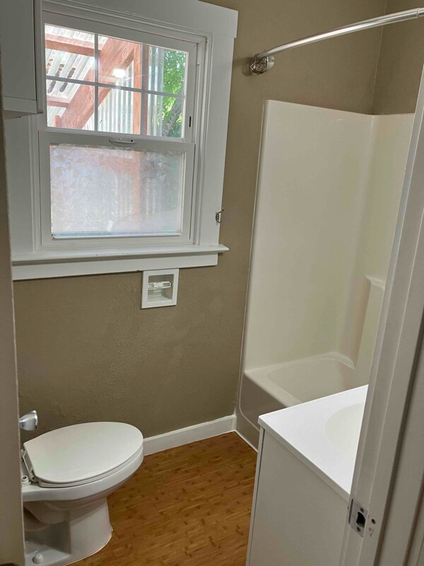 Building Photo - 235 Catron St N