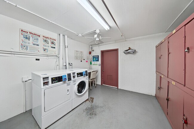 Building Photo - 96 Fanshaw C