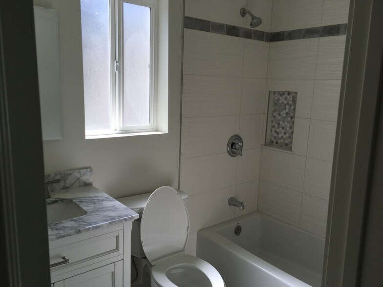 Building Photo - 23719 Sylvan St