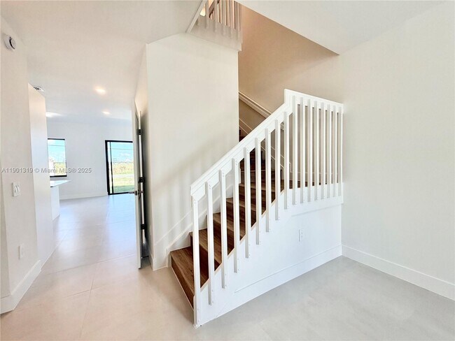 Building Photo - 19113 SW 344th Ter