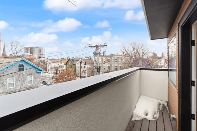 Building Photo - 2 Soden St